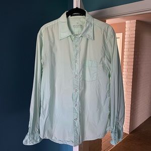 Gap Men’s mint green button down shirt
